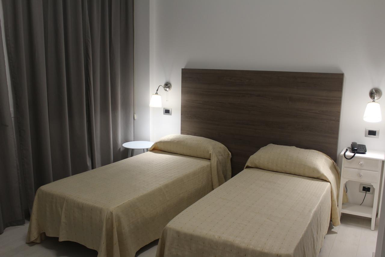 Hotel Miramare Cirò Marina エクステリア 写真