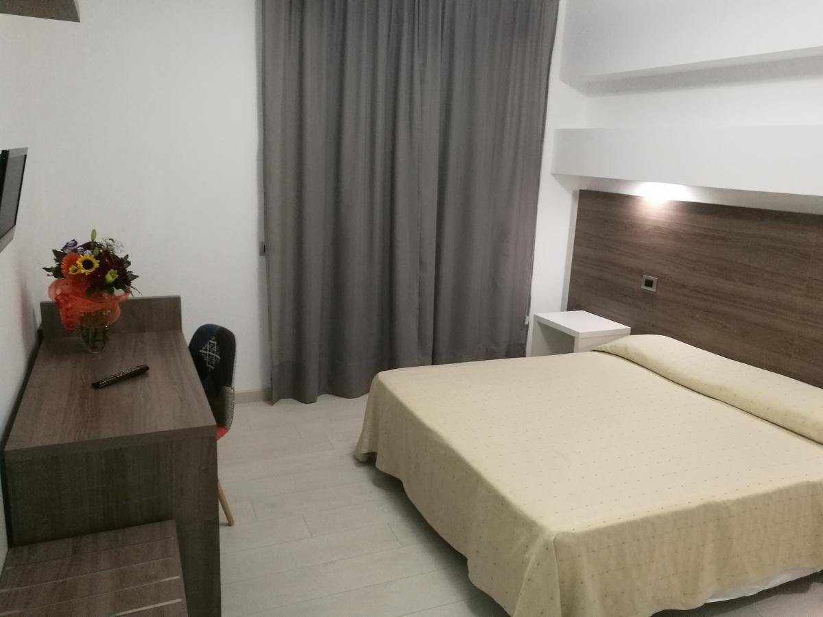 Hotel Miramare Cirò Marina エクステリア 写真